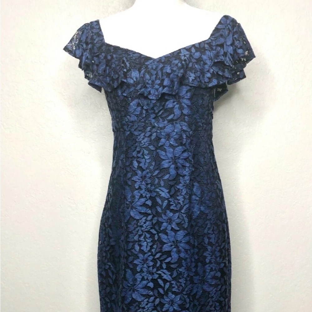 TRINA TURK | Indigo Blue Lace Sheath Cocktail Dress | Size 4 - Picture 3 of 8